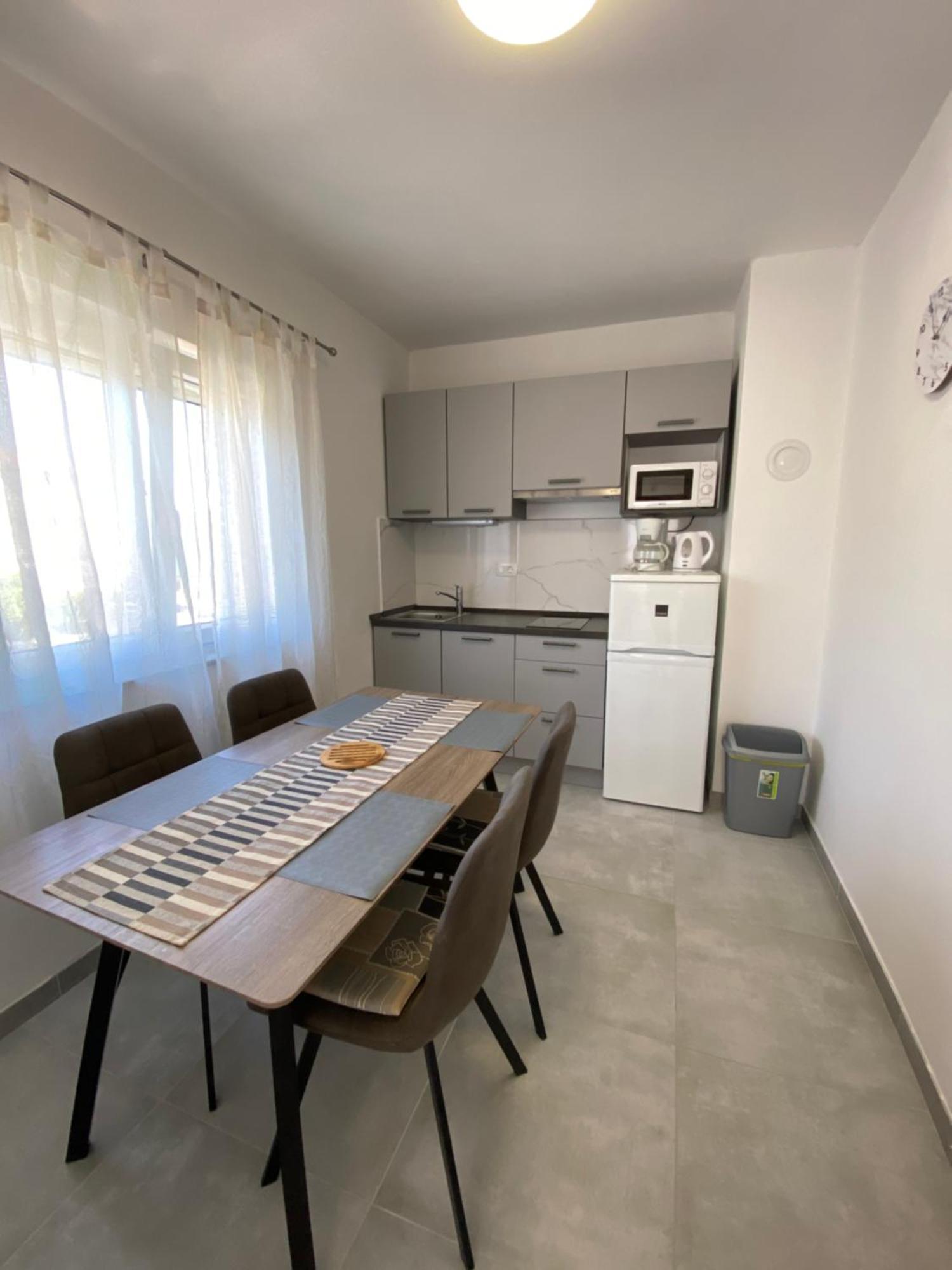 Apartmani Radosav Šilo Extérieur photo